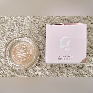 Glossier Stretch Concealer in medium tan 2